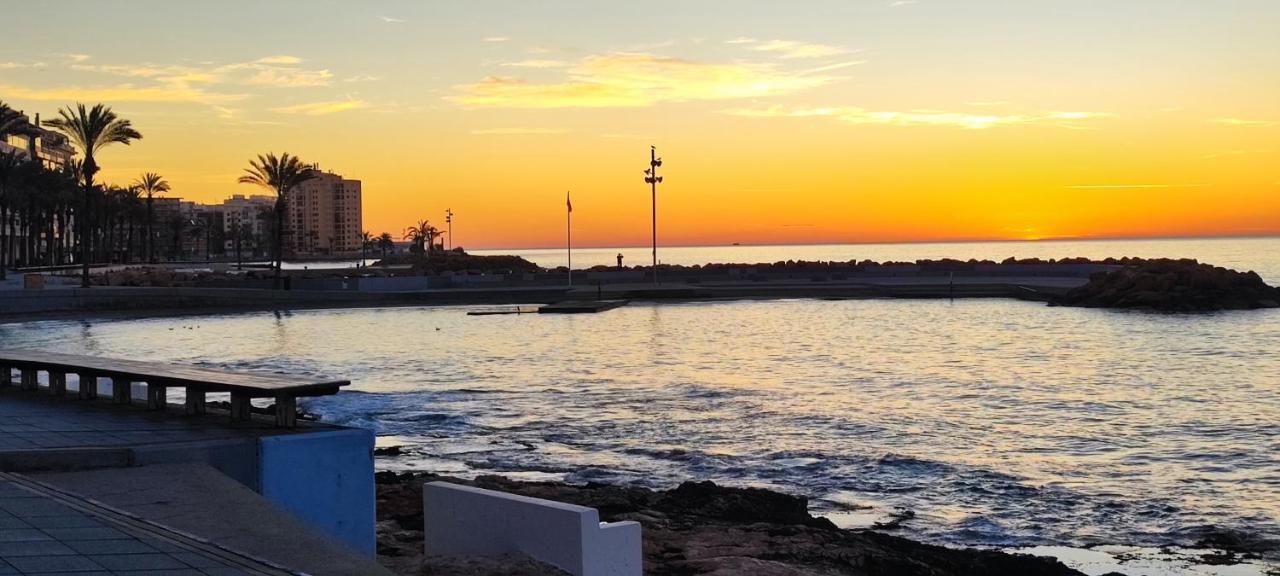 Beachside Apartment In Torrevieja Exterior foto